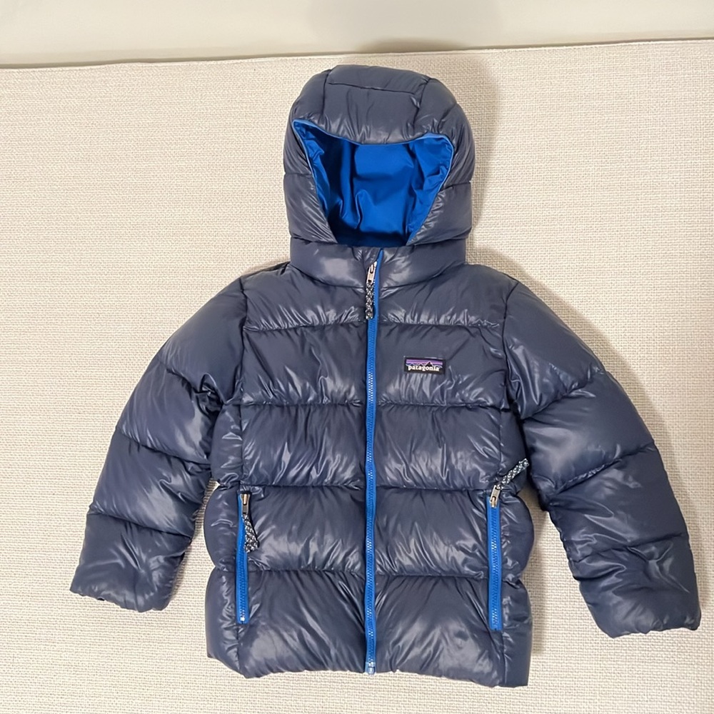 Patagonia puffer jacket, Hi-Loft Down Sweater Hoody, 5T in perfect condition